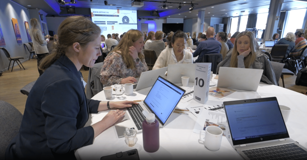 Bedre samhandling mellom de ulike delene av primærhelsetjenesten skal gjøre Drammen kommune sterkere i møte med eldrebølgen som vi nå ser starten av. Se videoreportasje fra kvalitetsseminaret om skrøpelige eldre som Drammen kommune arrangerte i samarbeid med SKIL.